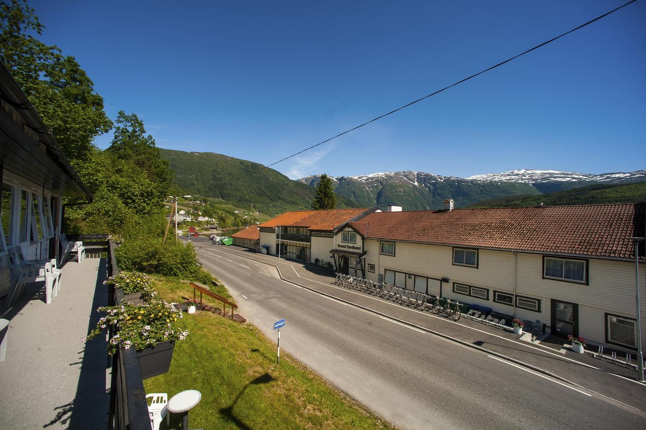 Strand Fjordmotel Ulvik Exterior foto